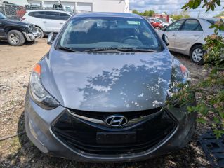 2013 Hyundai Elantra SE - Exterior Front Center Image